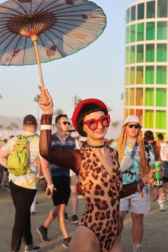 INDIO, CALIFORNIA - APRIL 17: Festivalgoer attends the 2022 Coachella Valley Music and Arts Festival on April 17, 2022 in Indio, California. (Photo by Amy Sussman/Getty Images for Coachella)