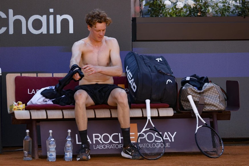 Jannik Sinner a beaucoup gagné en masse musculaire.