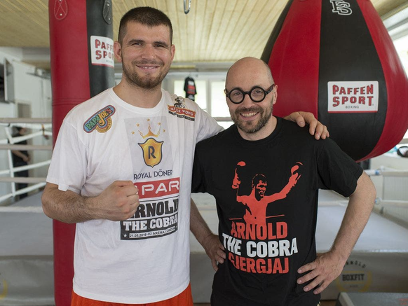 Angelo Gallina (à droite) avec son ancien protégé Arnold «la Kobra» Gjergjaj.