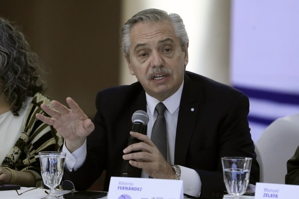 Alberto Fernández conteste les accusations de son ex-femme.