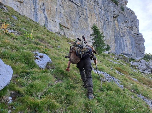François Bonvin pratique la chasse dans les territoires valaisans.
