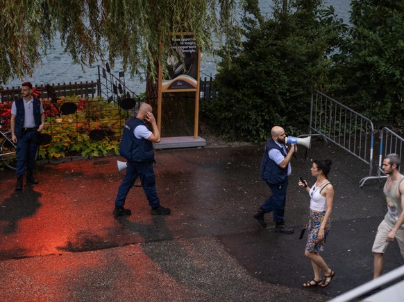 Les espaces extérieurs du Montreux Jazz Festival avaient dû être évacués par précaution, en raison d'un orage, jeudi soir, durant un peu plus d'une heure.
