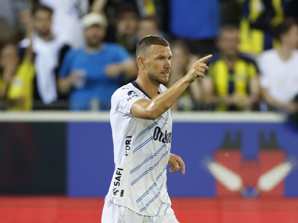 Edin Dzeko, 39 ans, retrouve la Serie A