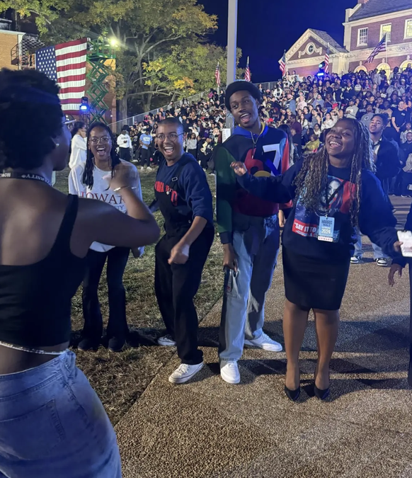 Un spectacle de gospel spontané sur le campus.