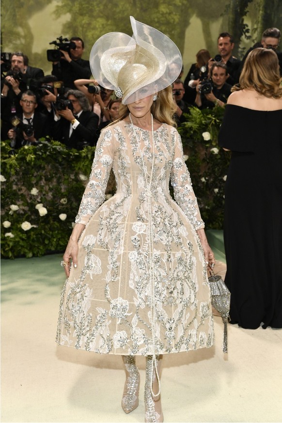 Sarah Jessica Parker attends The Metropolitan Museum of Art&#039;s Costume Institute benefit gala celebrating the opening of the &quot;Sleeping Beauties: Reawakening Fashion&quot; exhibition on Monday ...