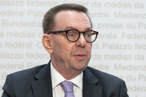 Ulrich Weidmann, Professor an der ETH Zuerich, praesentiert sein vom Bundesrat in Auftrag gegebenes Gutachten &quot;Verkehr &#039;45&quot; ueber die Weiterentwicklung der Verkehrsinfrastrukturen in de ...