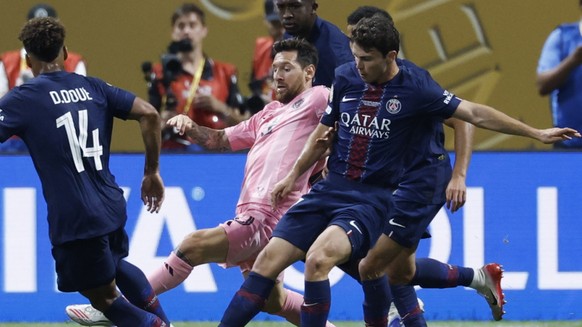 Lionel Messi (au centre) n&#039;a rien pu faire face