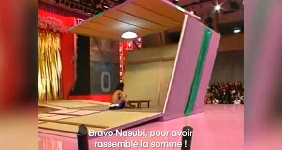 La fausse bonne idée: faire croire à Tomoaki qu'il est dans un appartement alors qu'en fait, il est sur un plateau télé.