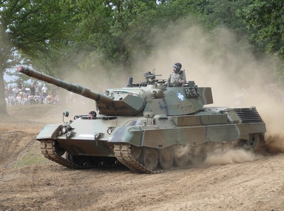 Un char Leopard 1V (1A1A4) grec en démonstration au musée des blindés de Lešany.