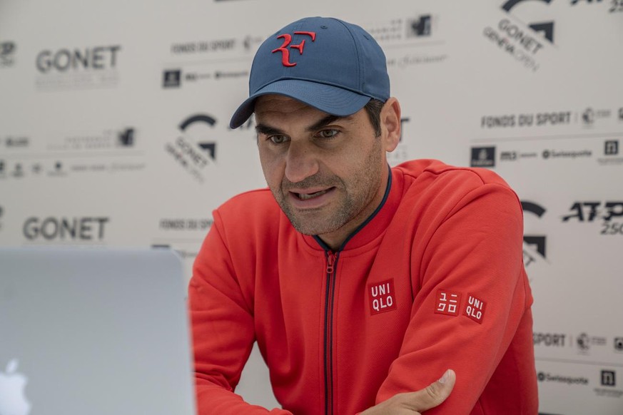 epa09206108 A handout photo made available by Geneva Open shows Switzerland&#039;s Roger Federer talking to the media during a virtual press conference at the ATP 250 Tennis Geneva Open tournament, in ...