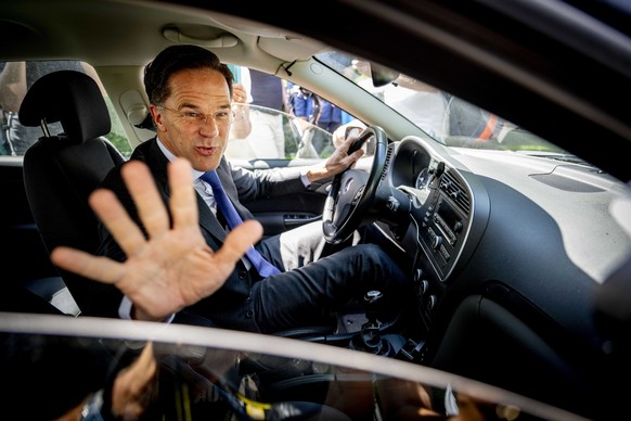 Rutte après avoir été reçu par le roi.
