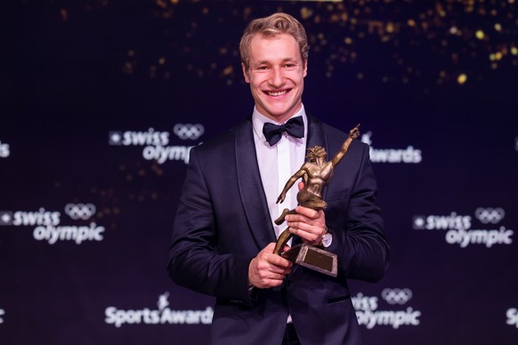 Marco Odermatt a reçu le prix du sportif suisse de l'année 2023 dimanche.