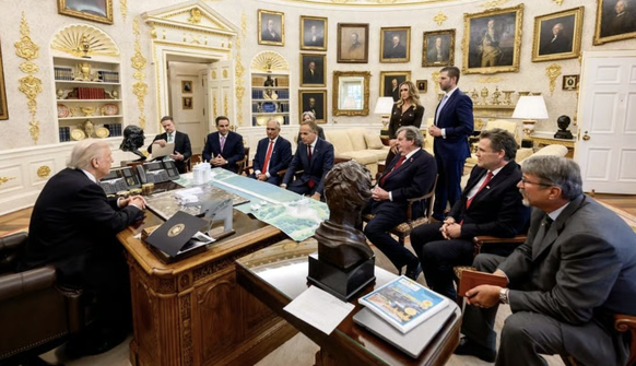 Une brochette de patrons de grandes entreprises suisses reçue par Donald Trump. Washington, 4 novembre 2025.