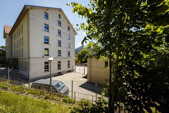 Le centre d&#039;enregistrement et de procedure (CEP) de Vallorbe est photographie avant une conference de presse au sujet de la planification des emplacements des centres federaux pour requerants d&# ...