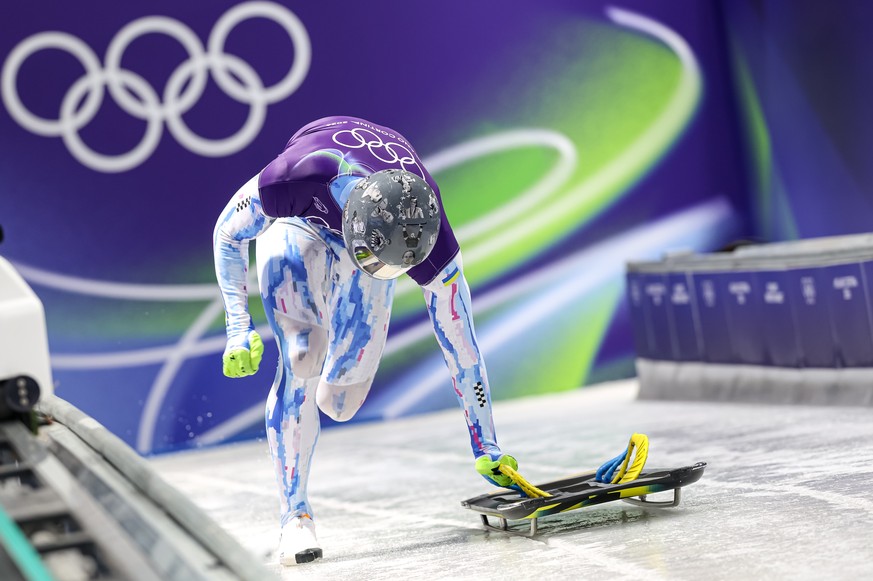 Son casque polémique lui coûte cher