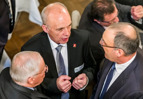 Christoph Blocher (à gauche), Ueli Maurer (au centre) et Guy Parmelin.
