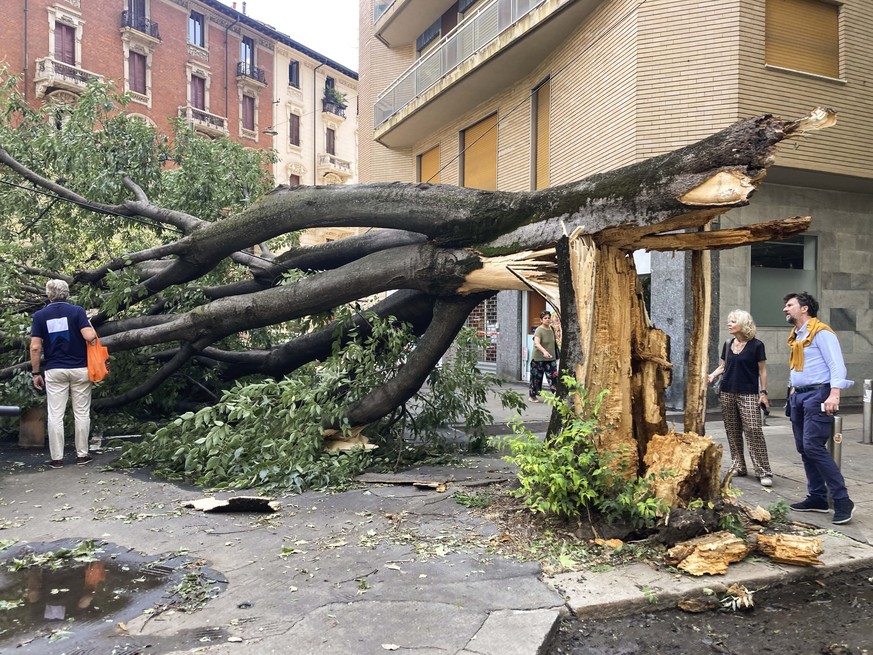 La ville de Milan a été frappée par une violente tempête ce mardi.