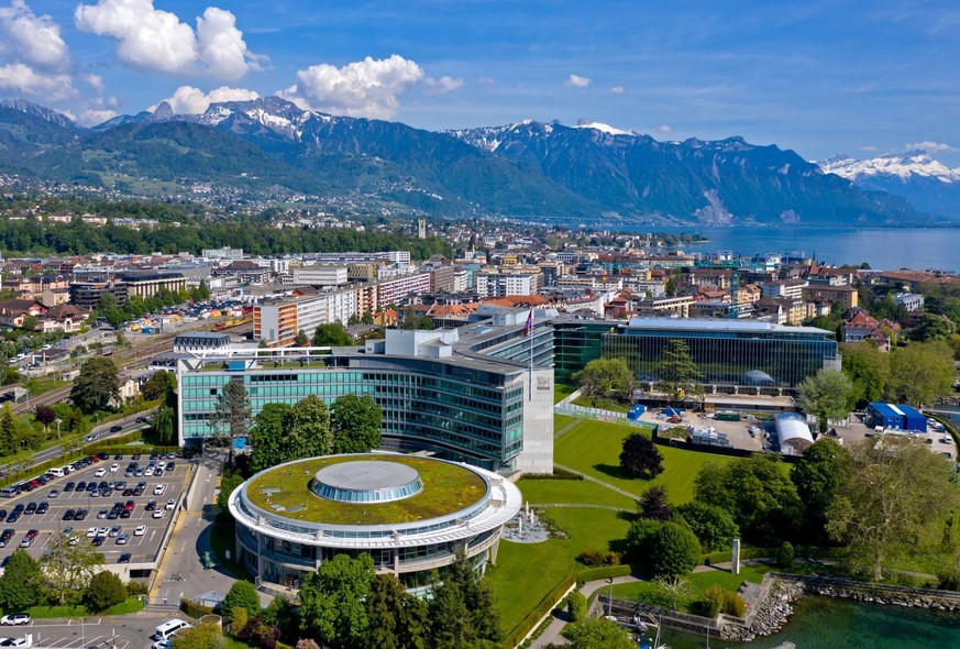 L&#039;idylle est trompeuse: au siège social de Nestlé à Vevey, le toit est en feu.