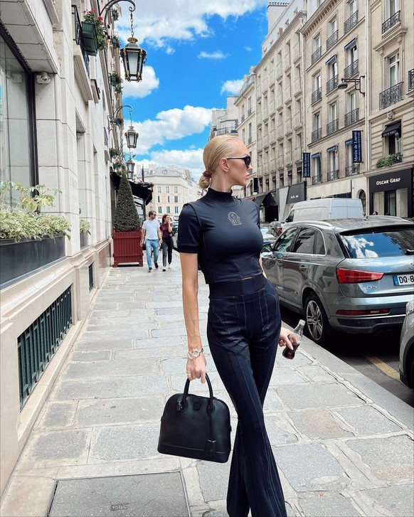 Christine Quinn à Paris pour le défilé Balenciaga.