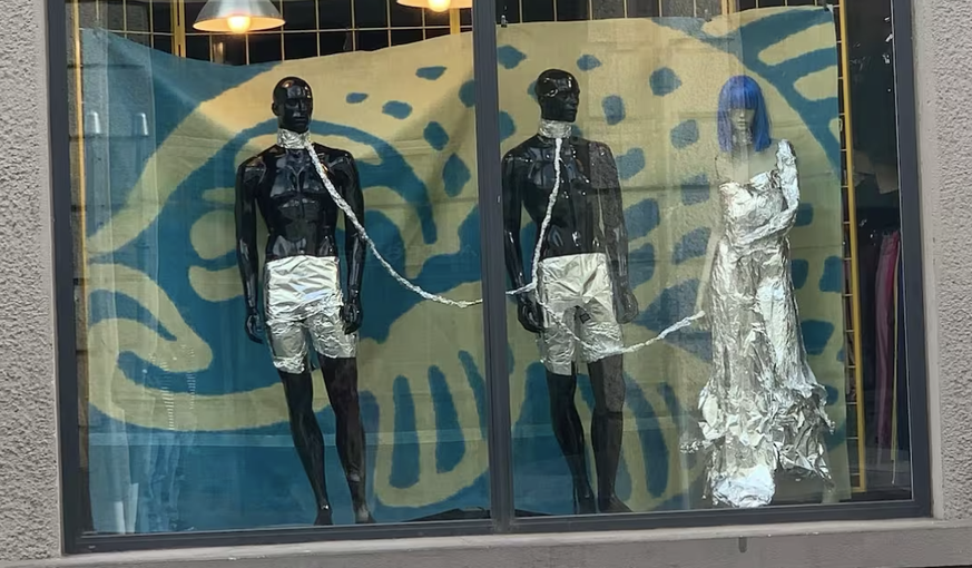 La vitrine de la polémique raciste de Maniak à Lausanne