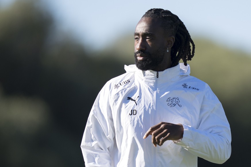 Johan Djourou, Technischer Direktor Frauenfussball bei einem Training der Schweizer Frauen Fussball Nationalmannschaft im Trainingslager am Mittwoch, 26. November 2025 in Jerez de la Frontera, Spanien ...