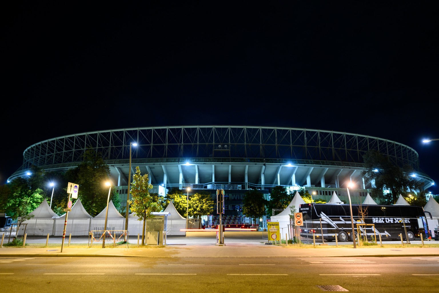 epa11535282 A view of Ernst Happel Stadium after the organizer canceled all three of Taylor Swift&#039;s concerts due to the risk of an attack in Vienna, Austria, 07 August 2024. EPA/MAX SLOVENCIK
