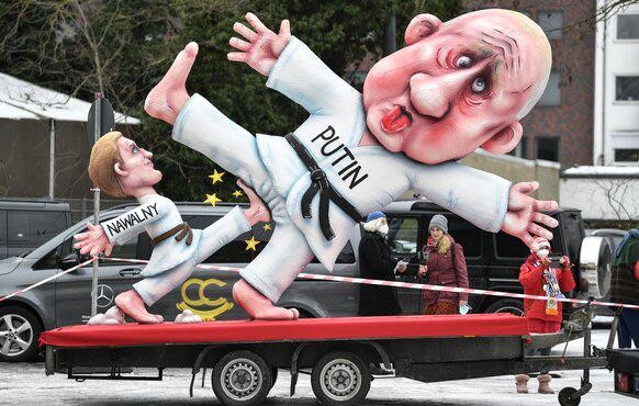 Le combat de Navalny contre Poutine dans un carnaval allemand.