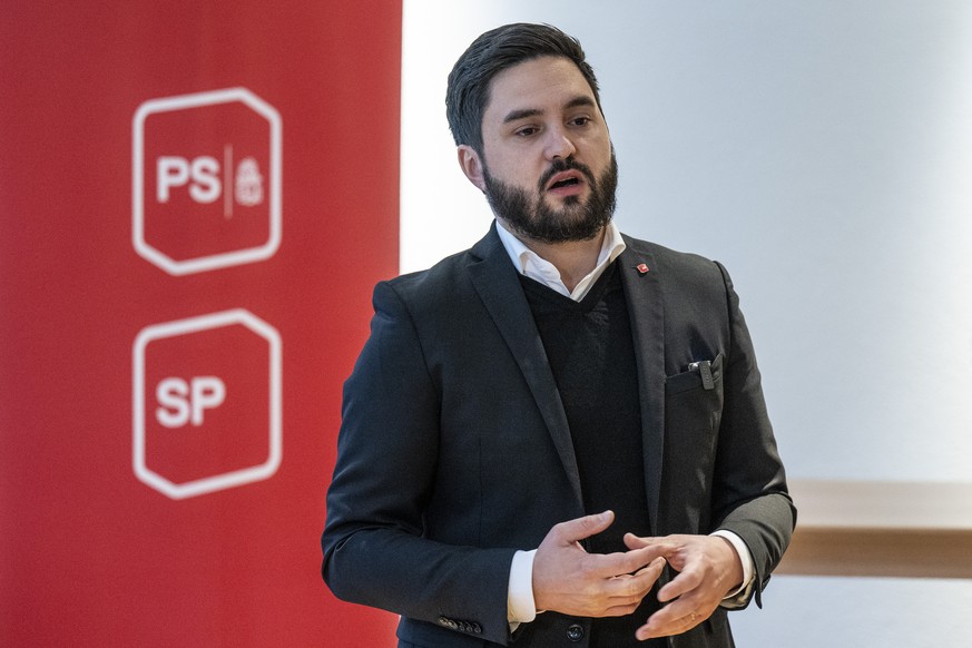 Co-Praesident und Nationalrat Cedric Wermuth, AG, von der SP Schweiz spricht am Drei-Koenigs-Apero ueber die Schwerpunkte im Wahljahr 2023, am Dienstag, 10. Januar 2023, in Bern. (KEYSTONE/Peter Schne ...