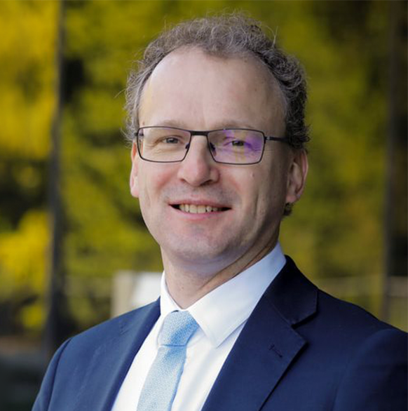 Cédric Tille, Graduate Institute