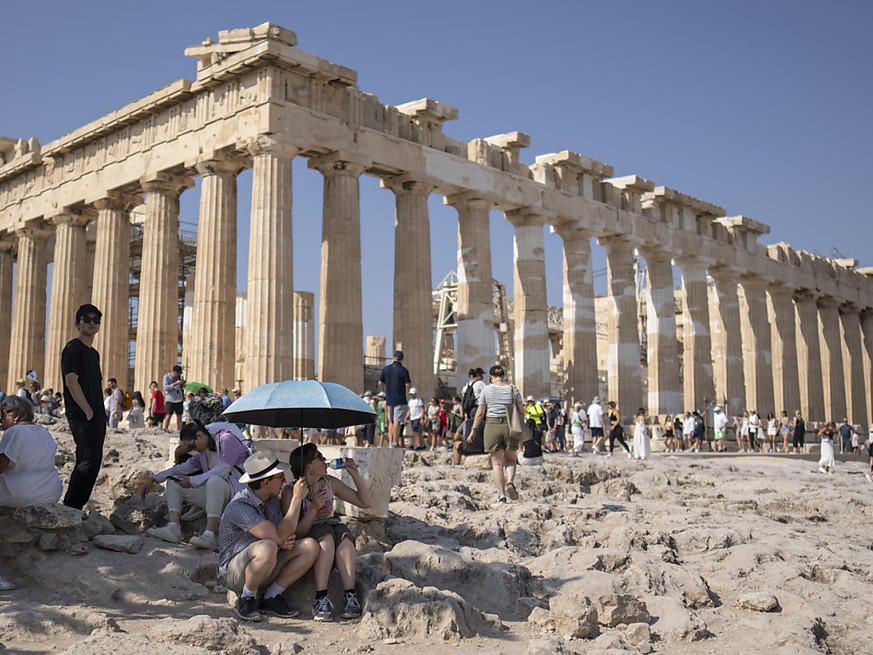 Comme à l'été 2023, durant deux semaines, l'Acropole d'Athènes a été fermée durant 5 heures à cause de la canicule, qui n'est encore jamais arrivée si tôt que cette année (Archives ...