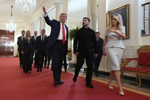 Monica Crowley, White House chief of protocol, from right, Ukrainian President Volodymyr Zelenskyy, President Donald Trump, France&#039;s President Emmanuel Macron, Germany&#039;s Chancellor Friedrich ...