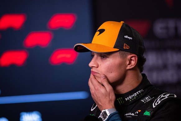 Lando Norris McLaren Formula 1 Team, Gro�britannien, 04 beim Interview, UAE, Formel 1 Weltmeisterschaft, Abu Dhabi Grand Prix, Yas Marina Circuit, Qualifying, 06.12.2025 UAE, Formel 1 Weltmeisterschaf ...