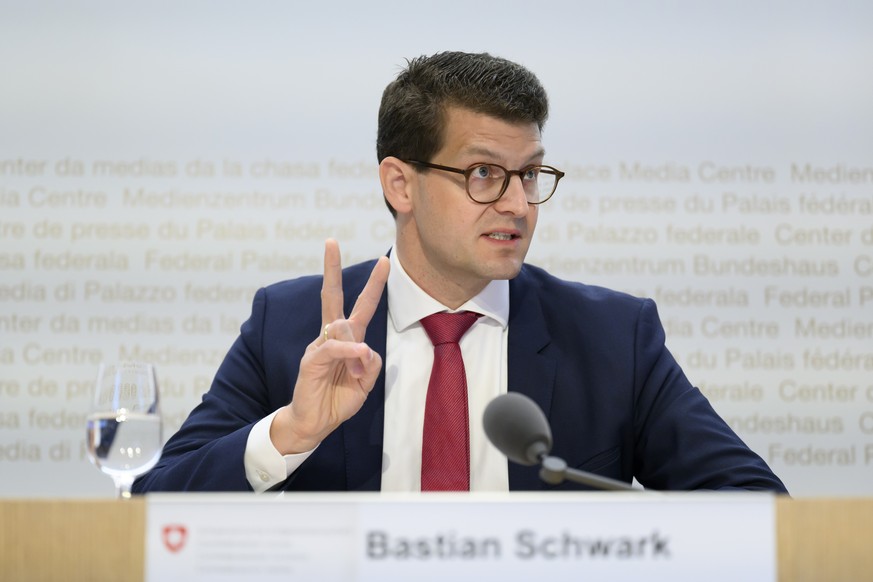 Bastian Schwark, Leiter Fachbereich Energie, Wirtschaftliche Landesversorgung WL, spricht waehrend einer Point de Presse auf Fachebene zum Thema Energie, am Mittwoch, 20. Juli 2022 in Bern. (KEYSTONE/ ...