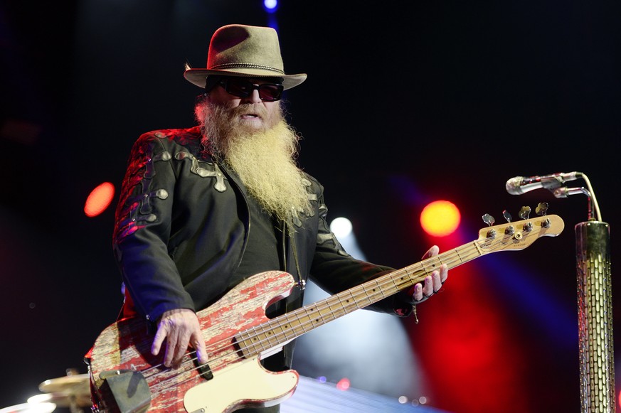 epa09374919 (FILE) - Musician Dusty Hill of US rock band ZZ Top performs on stage at the Live at Sunset Festival in Zurich, Switzerland, 09 July 2015 (reissued 28 July 2021). According to his bandmate ...