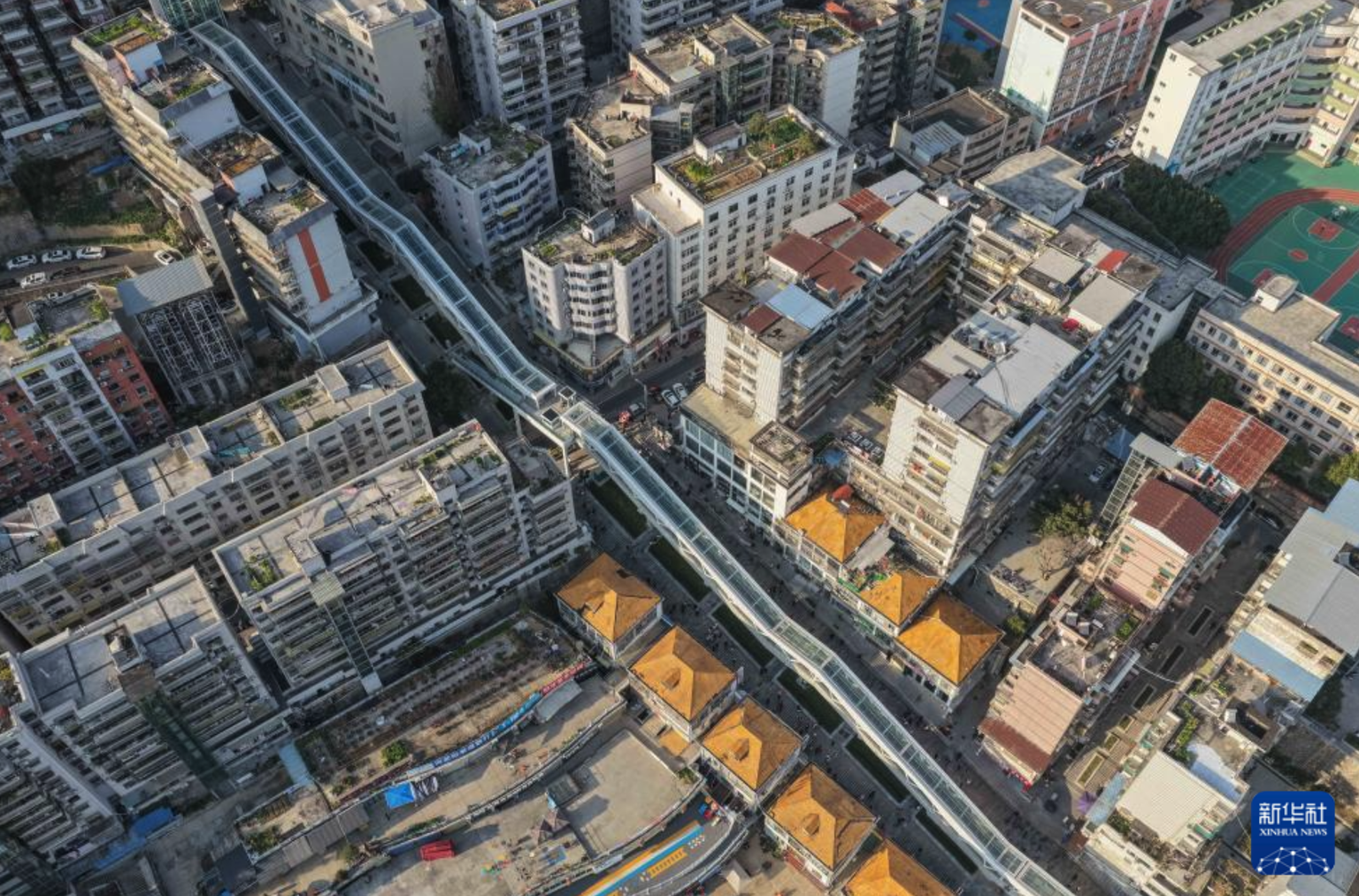 Cet escalator chinois long de 900m a été développé en Suisse