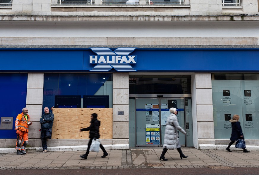 Les grandes banques britanniques, telle que l'Halifax, seront affectées par une livre numérique.
