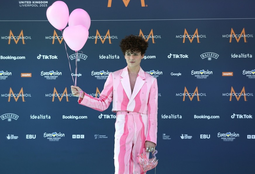 epa10614338 Monika Linkyte (L) from Lithuania arrives on the Turquoise Carpet for the Opening Ceremony of the 67th annual Eurovision Song Contest (ESC) at The Walker Art Gallery in Liverpool, Britain, ...