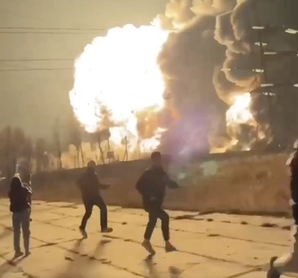 Ryazan Russia Russian oil refinery fire burning