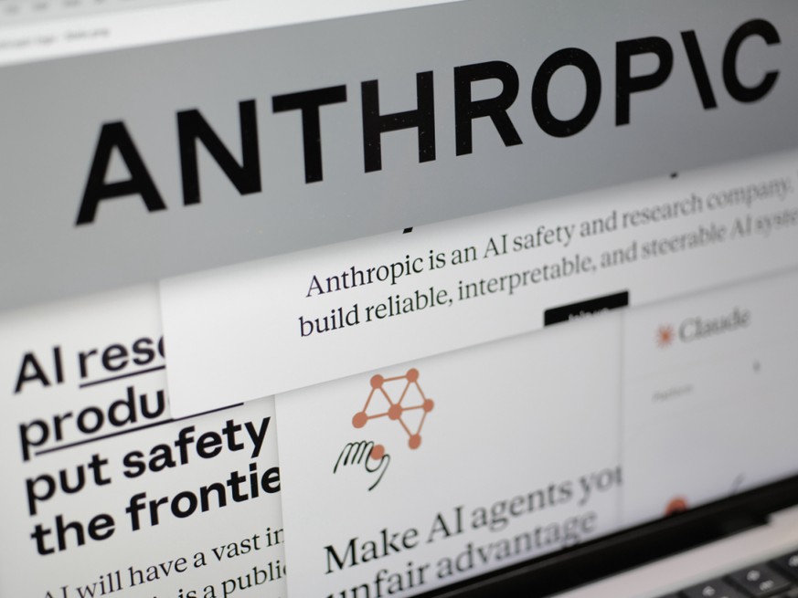 Anthropic a lancé Mythos début avril auprès d'un groupe limité de partenaires américains - dont Amazon, Microsoft et Apple - pour qu'ils testent les capacités de ce modèle non public (archiv ...