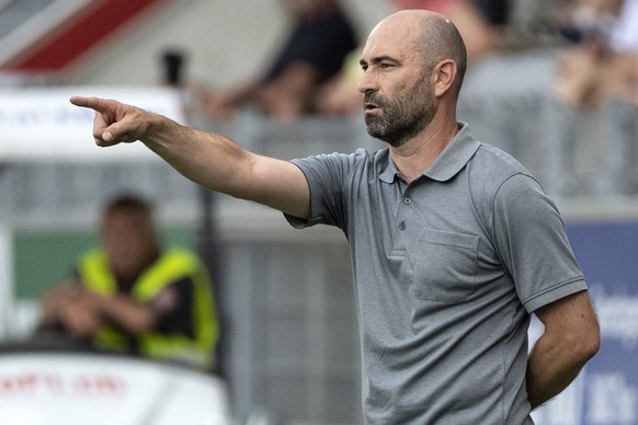 Neuenburgs Trainer Joel Magnin gestikuliert im Fussball Meisterschaftsspiel der Super League zwischen dem FC Thun und Neuchatel Xamax, am Samstag, 20. Juli 2019, in der Stockhorn Arena in Thun. (KEYST ...