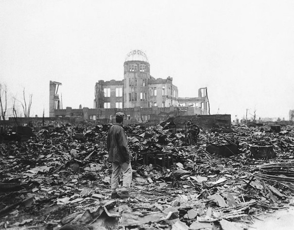 Les ruines de la ville japonaise d&#039;Hiroshima après le premier bombardement atomique de 1945.