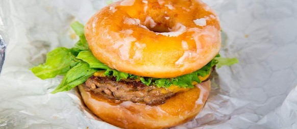 Un donut, un steak haché, et la magie opère.