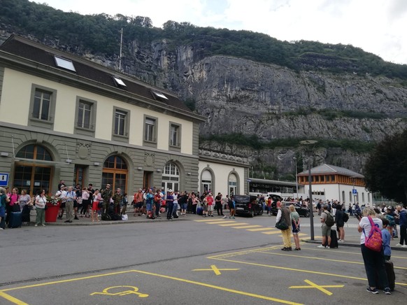 La gare de Saint-Maurice (VS) à 19h30.