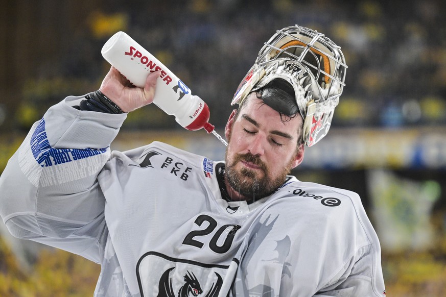 Torhueter Reto Berra (HCFG) im siebten Eishockey Playoff Finalspiel der National League zwischen HC Davos (HCD) und HC Fribourg-Gotteron (HCFG), am Donnerstag, 30. April 2026, in der zondacrypto-Arena ...