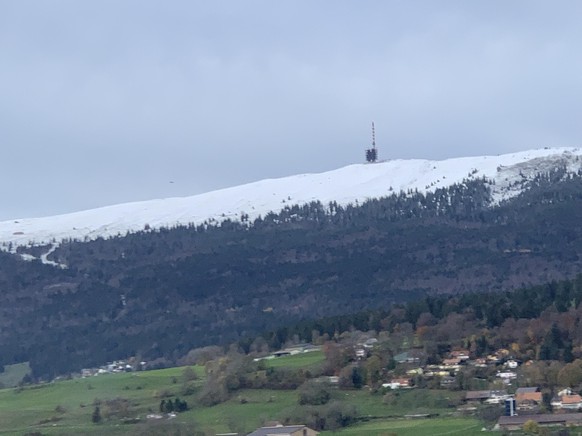 Le sommet du Chasseral, depuis le plateau de Diesse.