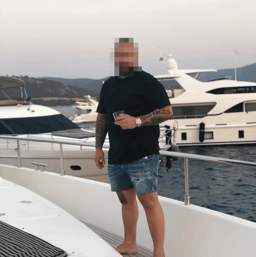 La probable montre de Yakin portée par un membre des Hells Angels