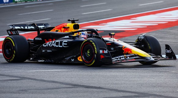 epa11602312 Dutch driver Max Verstappen of Red Bull Racing during the second practice session of the 2024 Formula One Grand Prix of Azerbaijan, at the Baku City Circuit in Baku, Azerbaijan, 13 Septemb ...