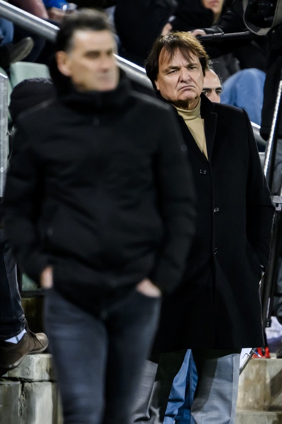 L&#039;entraineur du FC Sion Didier Tholot, gauche, et le president du FC Sion Christian Constantin, droite, lors de la demi-finale de la Coupe de Suisse de football entre FC Sion et FC Lugano le same ...