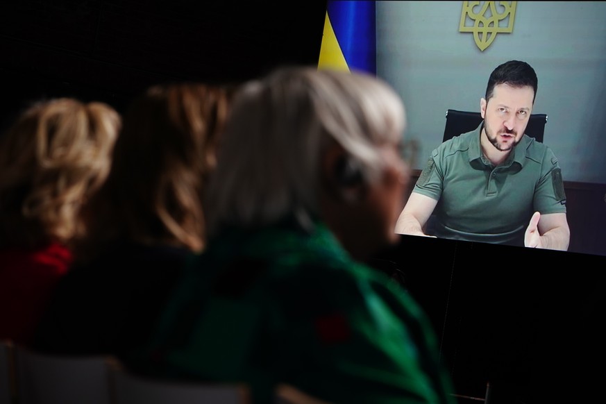 Le président ukrainien, Volodymyr Zelensky s'adresse par vidéo à la communauté internationale.