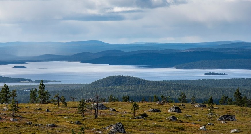 Ceux qui préfèrent les vacances actives pourraient aussi se rendre en Scandinavie en été.